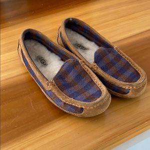 Kids Ugg slippers